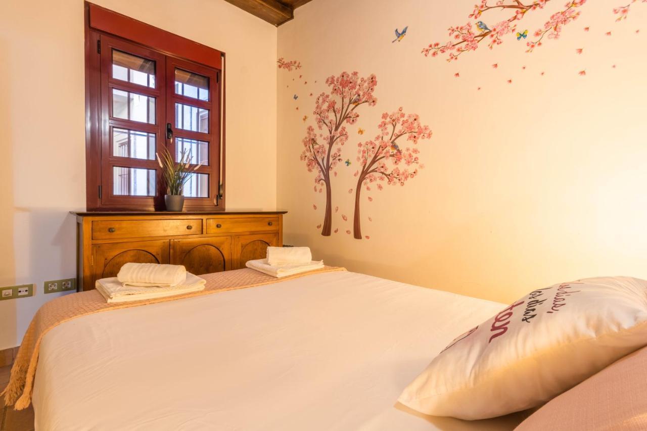 Macarena Muralla Encantada Apartman Sevilla Kültér fotó